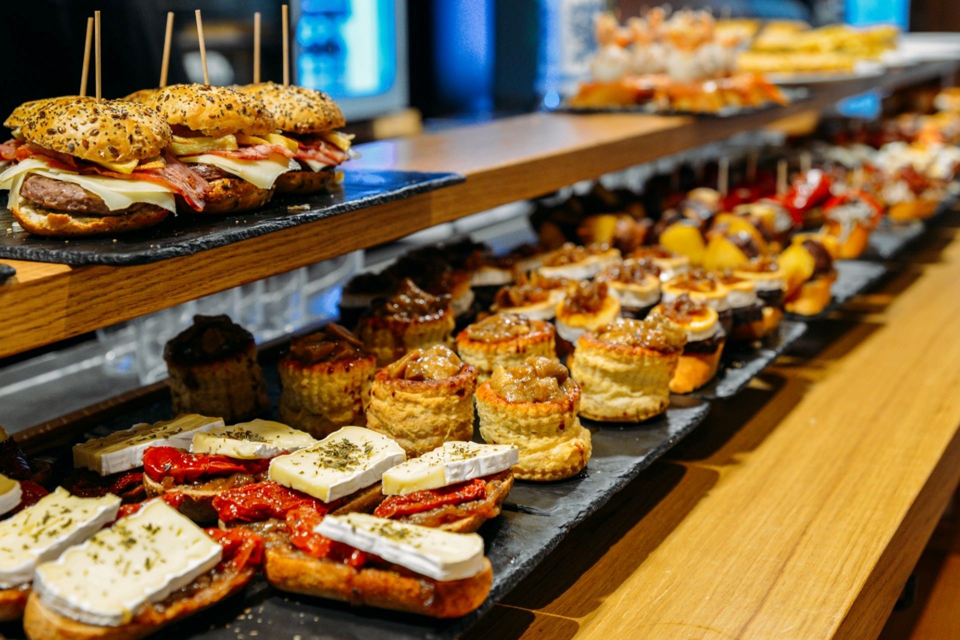 Ruta Para Conocer Los 8 Mejores Bares De Pintxos De Vitoria